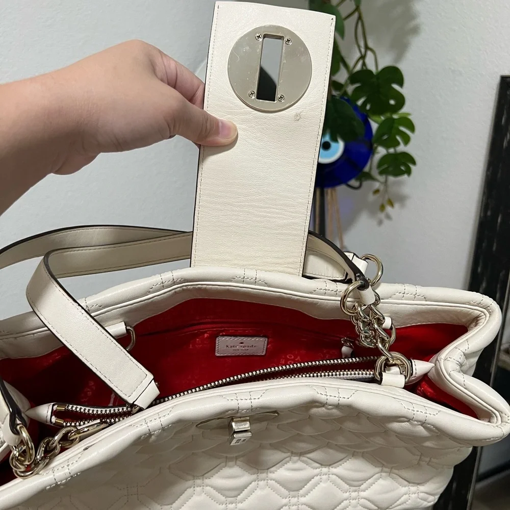 KATE SPADE White & Gold Chain Shoulder Bag